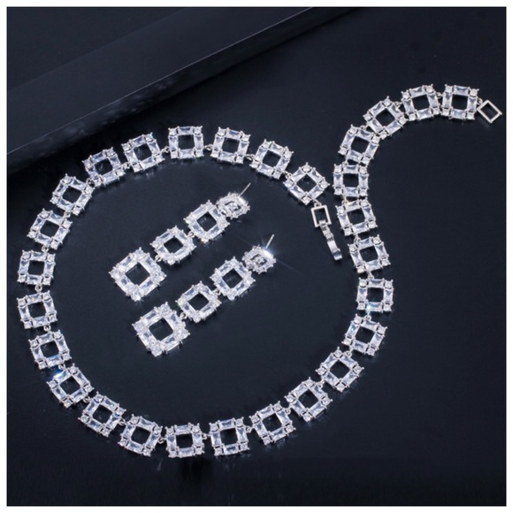 Jewelry - The Marylu Crystal Statement Necklace Set